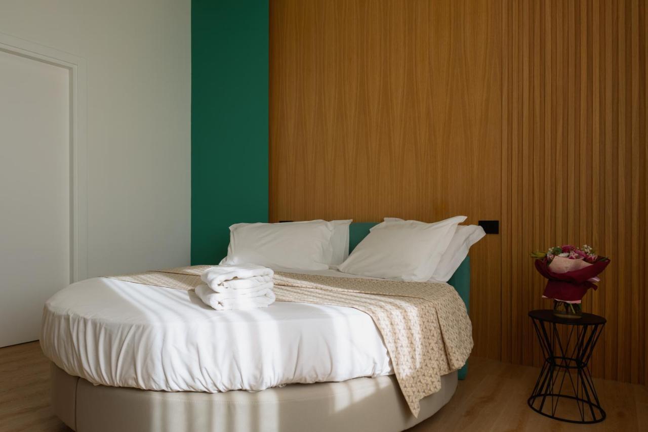 Plana Hotel Caserta Bagian luar foto