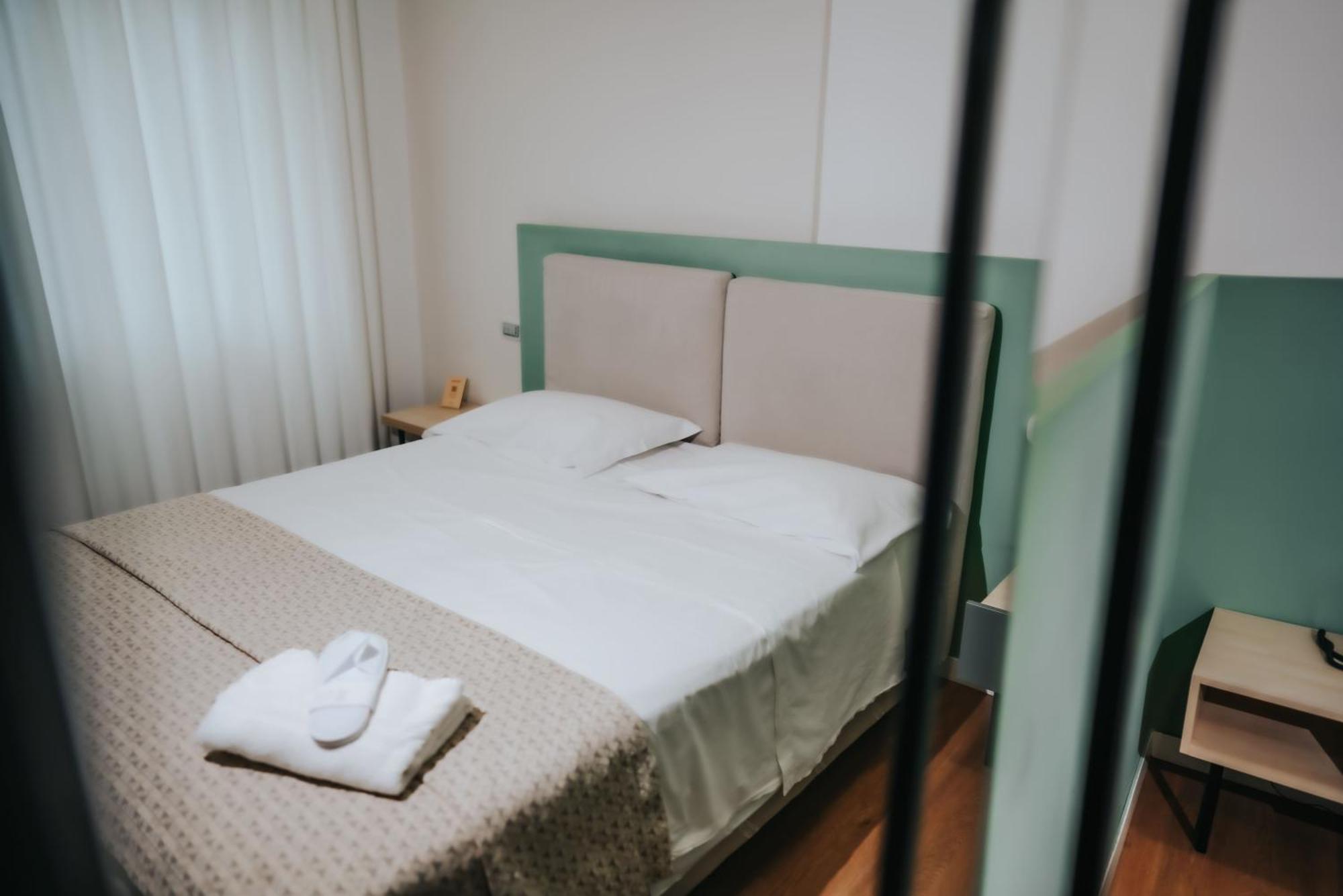 Plana Hotel Caserta Bagian luar foto