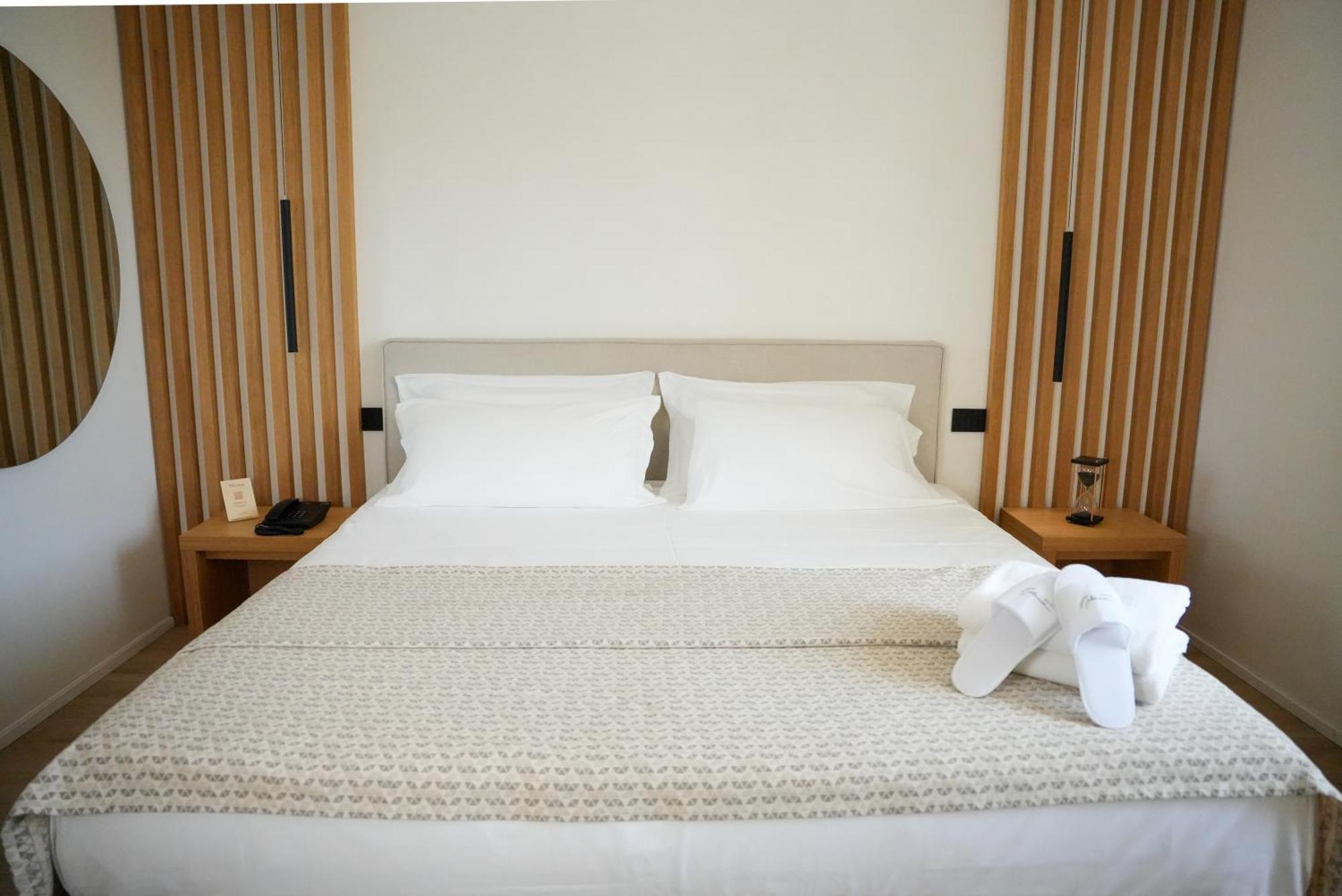 Plana Hotel Caserta Bagian luar foto