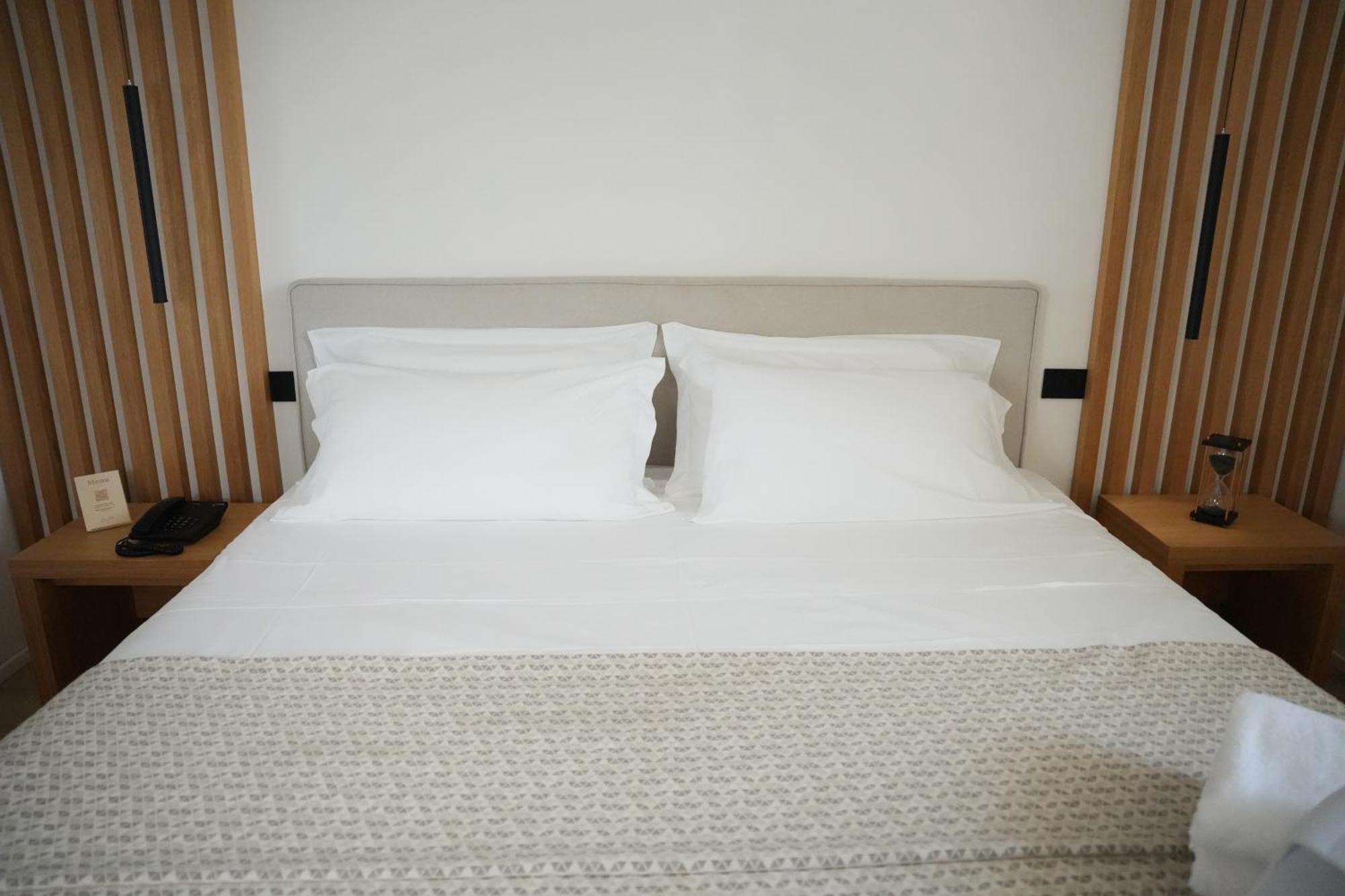 Plana Hotel Caserta Bagian luar foto