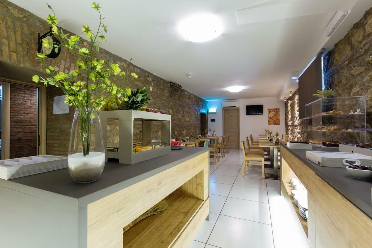 Plana Hotel Caserta Bagian luar foto
